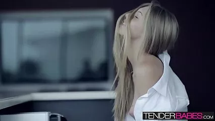 È caduto su una siti amatoriali xxx donna e le ha scopato proprio nella figa.