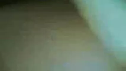 Cowboy si video porno amatoriale fatto in casa spoglia e scopa una ragazza in mutandine.