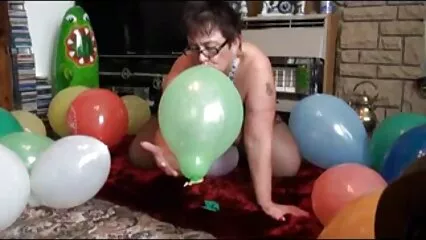 Lo stallone indomabile vede la ragazza e gira in video. amatoriale xxx