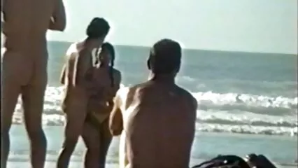 Con film porno gratis amatoriali una bocca calda e attiva, la tettona succhia il pene.
