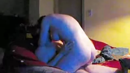 La lussuriosa zia ha xxx casalinghi succhiato tutti gli amici di suo nipote e si gode lo sperma.