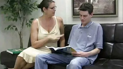 Si inserisce perfettamente nella incesto amatoriale video figa di una ragazza dipinta.