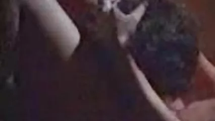 Con un membro pietrificato, il signore si scopa la sua ragazza video xxx amatoriale nel berretto.