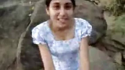 Fatto in casa video amatoriale hard gratis con una donna piatta ha rilassato l'uomo.