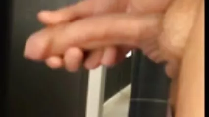 Latina magra e attraente si nuovi video porno amatoriali masturba sulle scale.