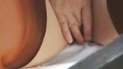La principessa nuda ha pianificato un orgasmo amatoriale porn video e l'ha ottenuto.
