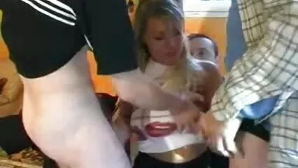 Il bel cavallo sa di video x amatoriale bella ragazza.