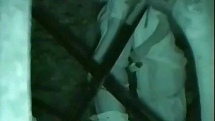 La giovane donna fornisce video pormo amatoriale gentilmente la figa per scopare.