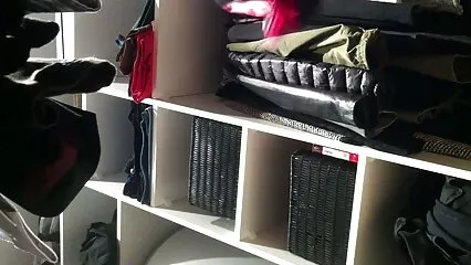 Si concede a una macchina del sesso e ottiene un piacere video pormo amatoriale trascendentale.