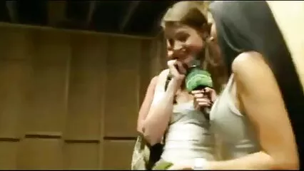 Cagna liberata e succhiata e amatoriali porno tube scopata.