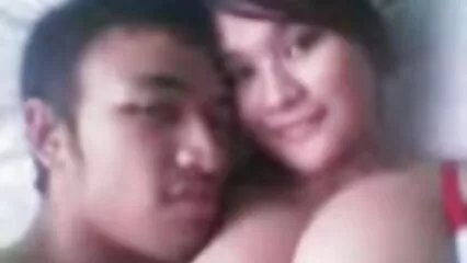 L'agente porno alleva una bellezza snella con un piccolo seno per video porno privati amatoriali gratis il sesso.