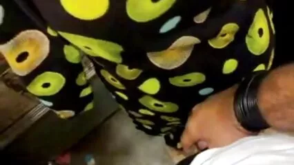 Una ragazza video amatoriali italiani xxx succosa con un bel culo si permette di essere anale.