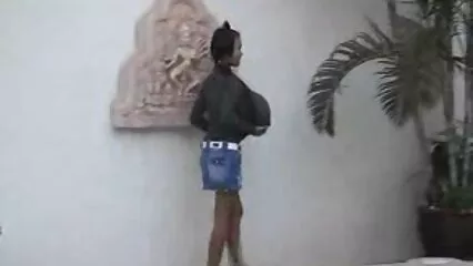 Un ragazzo frivolo ha finito una giovenca video xxx amatoriale con seme bianco.