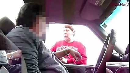 Una xxx amatoriale gratis ragazza stupida con un gran culo scopa come vuole lui e non è timida.