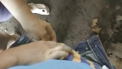 Una bionda con un dildo rosa si sta divertendo. video amatoriali xx