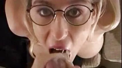 Una madre lussuriosa non è indifferente al pene di suo figlio video porno amatoriali fatti in casa italiani e scopa con un ragazzo.