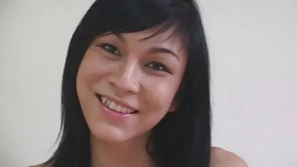 Il fidanzato dai capelli ricci fa lo shampoo alla fidanzata xxxvideo amatoriali occhialuta.