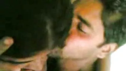 Ho provato video prono amatoriali italiani le calze e ho aperto la mia figa con le dita.