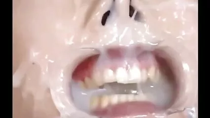 La bestia dai capelli rossi espande video sex amatoriali italiani la sua ragazza anale.