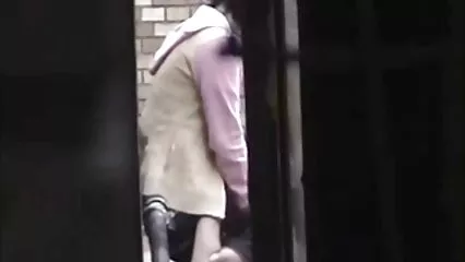 La video anal amatoriali ragazza schizza sulla mano del ragazzo per la masturbazione selvaggia.
