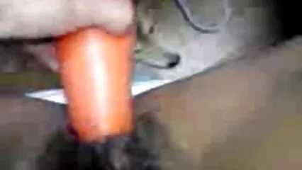 Ha mostrato una youtube video porno amatoriali figa rosa e ha succhiato i suoi genitali.