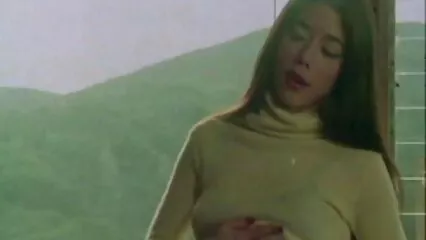 Sesso all'aperto con una ragazza video porno free amatoriali carina con un piccolo seno sodo.