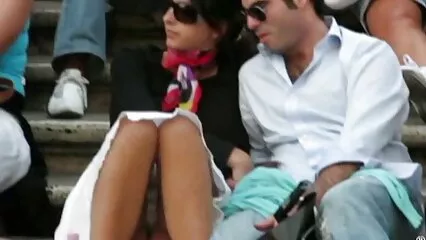 Ostinata donna grassa scopa con un veri incesti amatoriali vibratore a casa.