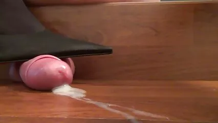 Il capo ha scopato ed è finito in video film porno amatoriali bocca al suo subordinato.
